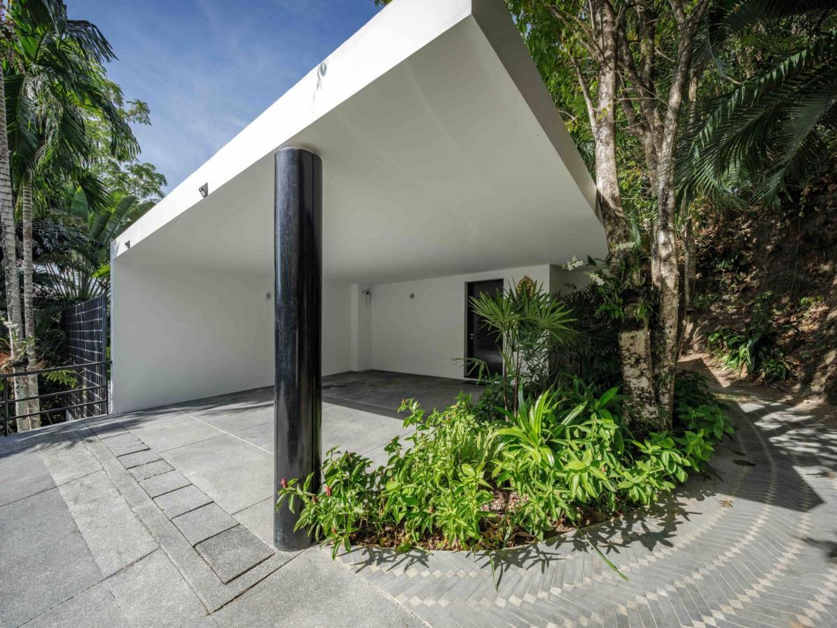 Villa Yang, Private Oceanfront Villa, Kamala-part Kültér fotó